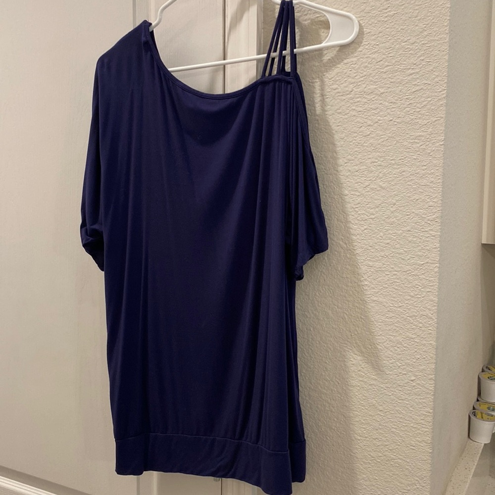 Cold shoulder Top